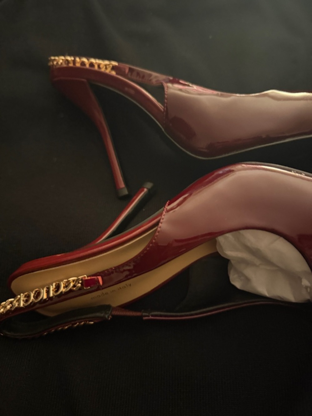 Gucci Patent Burgundy Pointed Slingback Pumps with Gold Chain - Picture 2 of 8